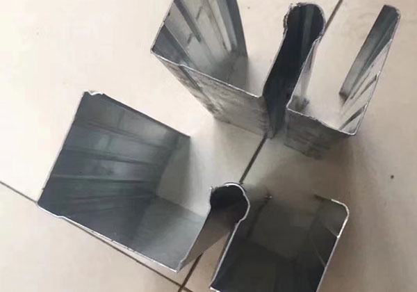 ?異型龍骨